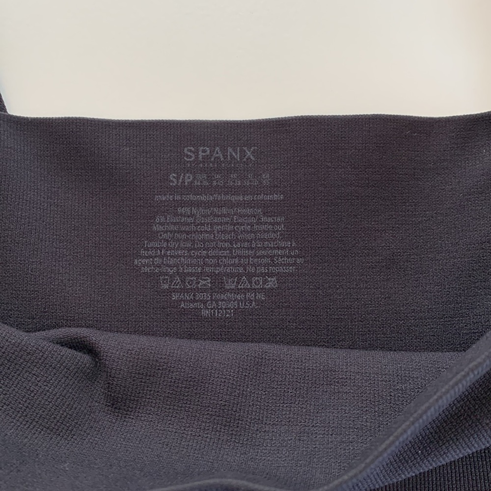 Spanx high waisted seamless legging - Picture 3 of 5